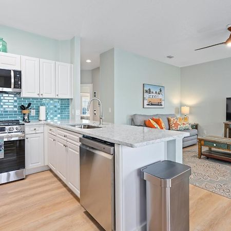 On Flagler Avenue! Dog Friendly With Balcony And Parking Walk To The Beach! New Smyrna Beach Esterno foto