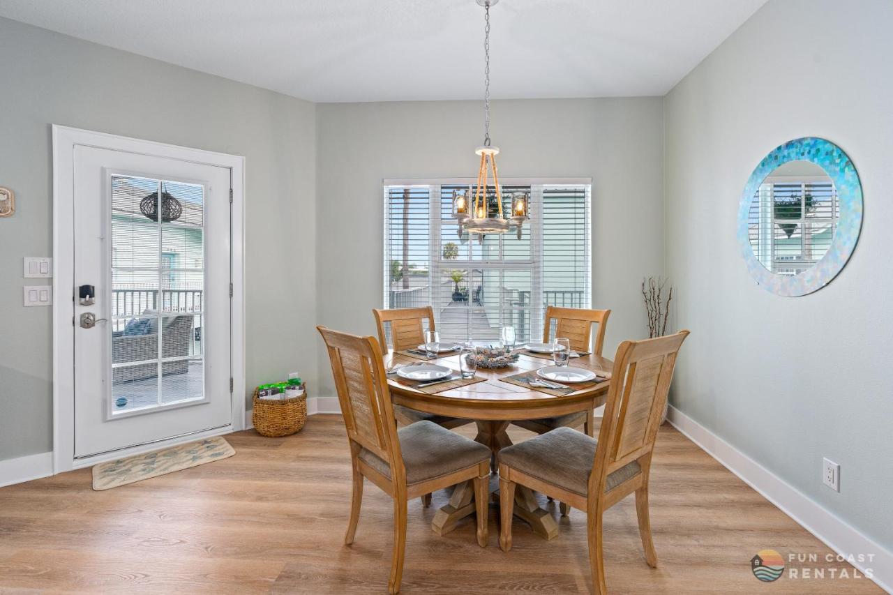 On Flagler Avenue! Dog Friendly With Balcony And Parking Walk To The Beach! New Smyrna Beach Esterno foto
